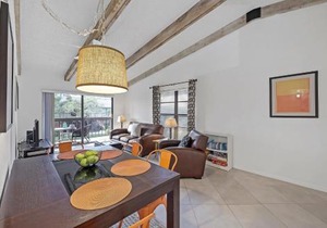 Inviting condo with pool just a steps from the beach