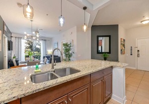 IS1-103 - Spacious 3BR Orlando Condo Near Disney | Sleeps 8 Guests