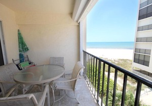 Island House Beach Club 3E - Condo with balcony on the beach