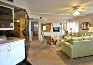 Island House Beach Club 4A - Private condo with balcony