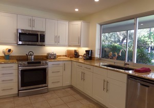 Island Living, Within Walking Distance To Beach Restaurants Shops Parks Marina
