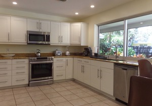 Island Living, Within Walking Distance To Beach Restaurants Shops Parks Marina