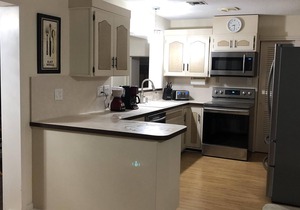 Island Living, Within Walking Distance To Beach Restaurants Shops Parks Marina