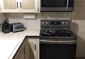 Island Living, Within Walking Distance To Beach Restaurants Shops Parks Marina