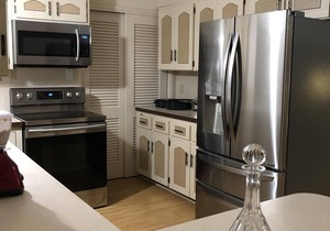 Island Living, Within Walking Distance To Beach Restaurants Shops Parks Marina
