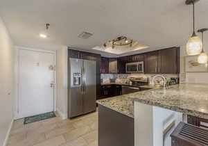 John's Pass Updated 2B/2B - Beach Place #102