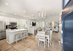 LAKE/GOLF COURSE, screened porch~ Golf Cart~ FREE Activities~ Pool, HotTub