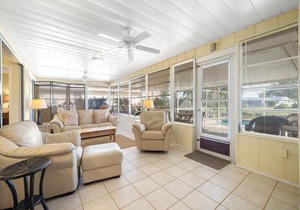 Lakeside House, 4 Bedrooms, Private Heated Pool, HDTV, Sleeps 8, WiFi