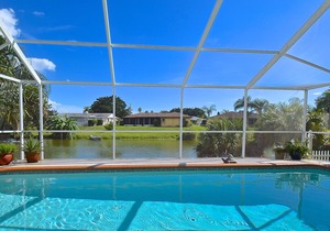 Lakeside House, 4 Bedrooms, Private Heated Pool, HDTV, Sleeps 8, WiFi