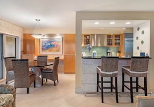 Land's End Beachfront Elegance: Top Floor Corner