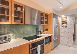 Land's End Beachfront Elegance: Top Floor Corner