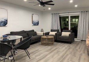 Last minutes!! The Beach is Within Walking Distance!