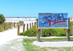 Last minutes!! The Beach is Within Walking Distance!