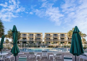 LEAVE YOUR WORRIES behind as you let the wonder of St. George Island sink into your soul!