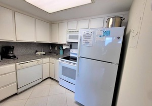 Lovely 1 bedroom beachfront Condo