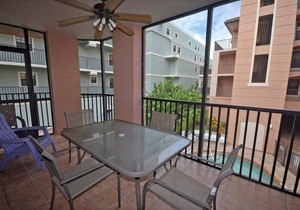 Lovely 3-Bedroom Beachside Condo