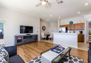 Lovely 5 Bed Home with Lake View and Private Pool