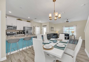 Lovely 5 Bed Splash Pool Townhome in Champions Gate
