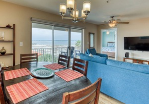 Lovely Condo with Sunset Views & Shared Pool Access, Snowbirds Welcome