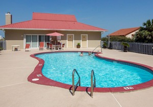 Lovely Condo with Sunset Views & Shared Pool Access, Snowbirds Welcome