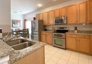Lovely modern 4bd POOL and SPA home. Near Disney, parks, restaurants!