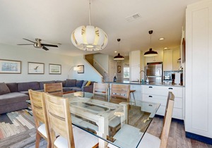 Lovely oceanfront townhouse in Summer Beach Village w/Shared Pool, Central AC
