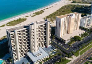 LUXE Beachfront Condo w/ huge balcony on Sand Key Gulf & Resort-like Amenities