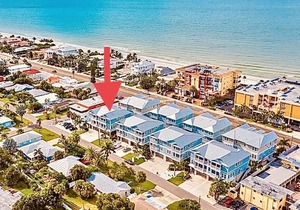 Luxurious Redington Beach Villa, steps from beach