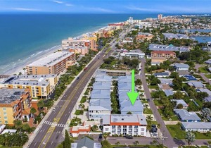 Luxurious Redington Beach Villa, steps from beach