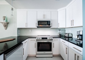 Luxurious Renovated Portofino 2BR Condo-Family Friendly Resort on the Beach!
