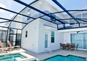 Luxury 5 bedroom with pool