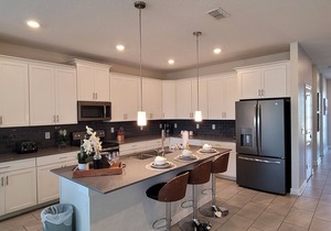 Luxury 6 Bedroom 4 bath pool home 161