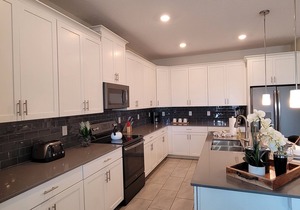 Luxury 6 Bedroom 4 bath pool home 161