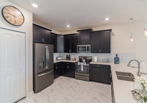Luxury 9 bd/5 Bath with private Pool and Spa Home 157