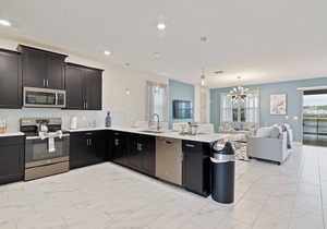 Luxury 9 bd/5 Bath with private Pool and Spa Home 157