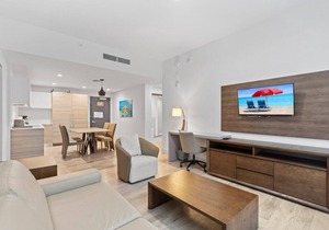 Luxury Beachside Condo with Bathtub - CS23