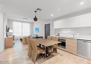 Luxury Beachside Condo with Bathtub - CS23