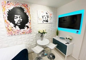 Luxury Studio Apartment IN Downtown! 23