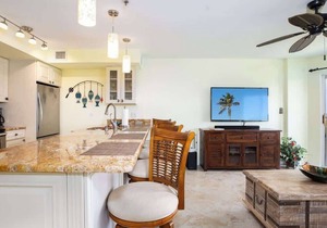 Luxury Top Floor Suite W/Unobstructed Ocean View