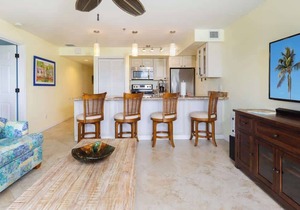 Luxury Top Floor Suite W/Unobstructed Ocean View
