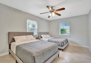 Luxury TROPICAL 3BR Home w/HEATED POOL, Close to Beach