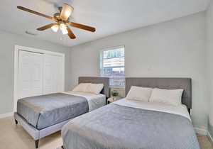 Luxury TROPICAL 3BR Home w/HEATED POOL, Close to Beach