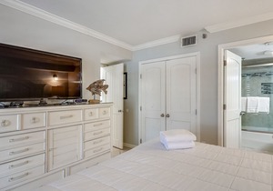 Magnolia House 305 is a Luxury 2 BR with Free Beach Service by RedAwning in Destin