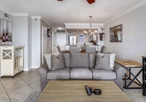 Magnolia House 305 is a Luxury 2 BR with Free Beach Service by RedAwning