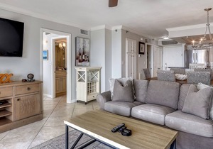 Magnolia House 305 is a Luxury 2 BR with Free Beach Service by RedAwning