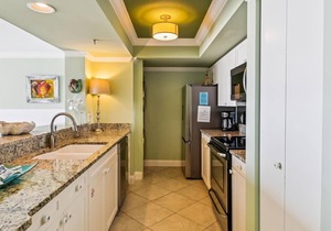 Magnolia House 309 is a Luxury 1 BR with Free Beach Service for 2 by RedAwning