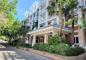 Market Street Inn 434 - Studio with 2 queen beds, close to Baytowne Wharf!