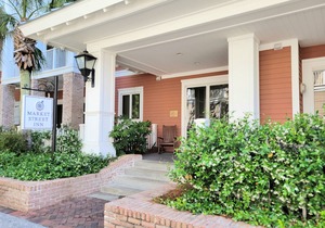 Market Street Inn 434 - Studio with 2 queen beds, close to Baytowne Wharf!