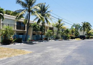 Maseri's Hideaway - Beautiful Newly Renovated Townhome in Gorgeous Islamorada