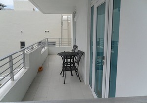 Miami Beach Luxury Condo Across from Beach (401)